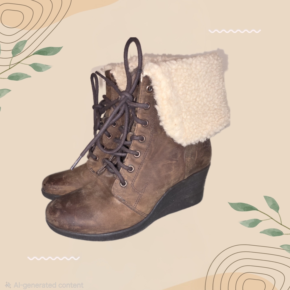 UGG Brown Lace-Up Boots with Cream Lining